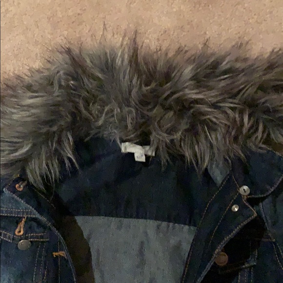 Fur collar denim jacket - Picture 2 of 5